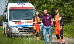 Ile zarabia ratownik medyczny na godzinę? Stawki, dodatki, formy zatrudnienia