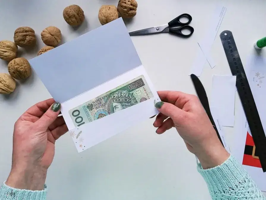 koperta z pieniędzmi zakazane prezenty